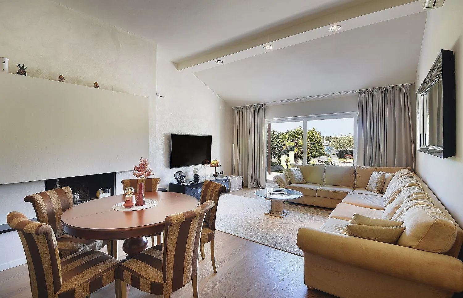 Holiday home Sunny Finca Just 10 Meters To The Sea Pjescana Uvala Croatia