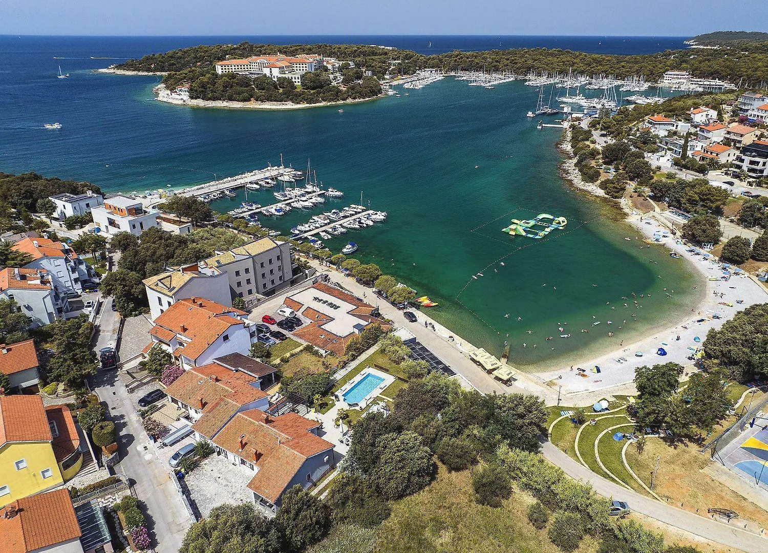 Sunny Finca Just 10 Meters To The Sea Pjescana Uvala 0*,  Croatia