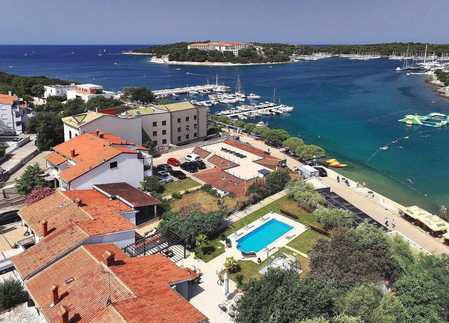 Holiday home Sunny Finca Just 10 Meters To The Sea Pjescana Uvala Croatia